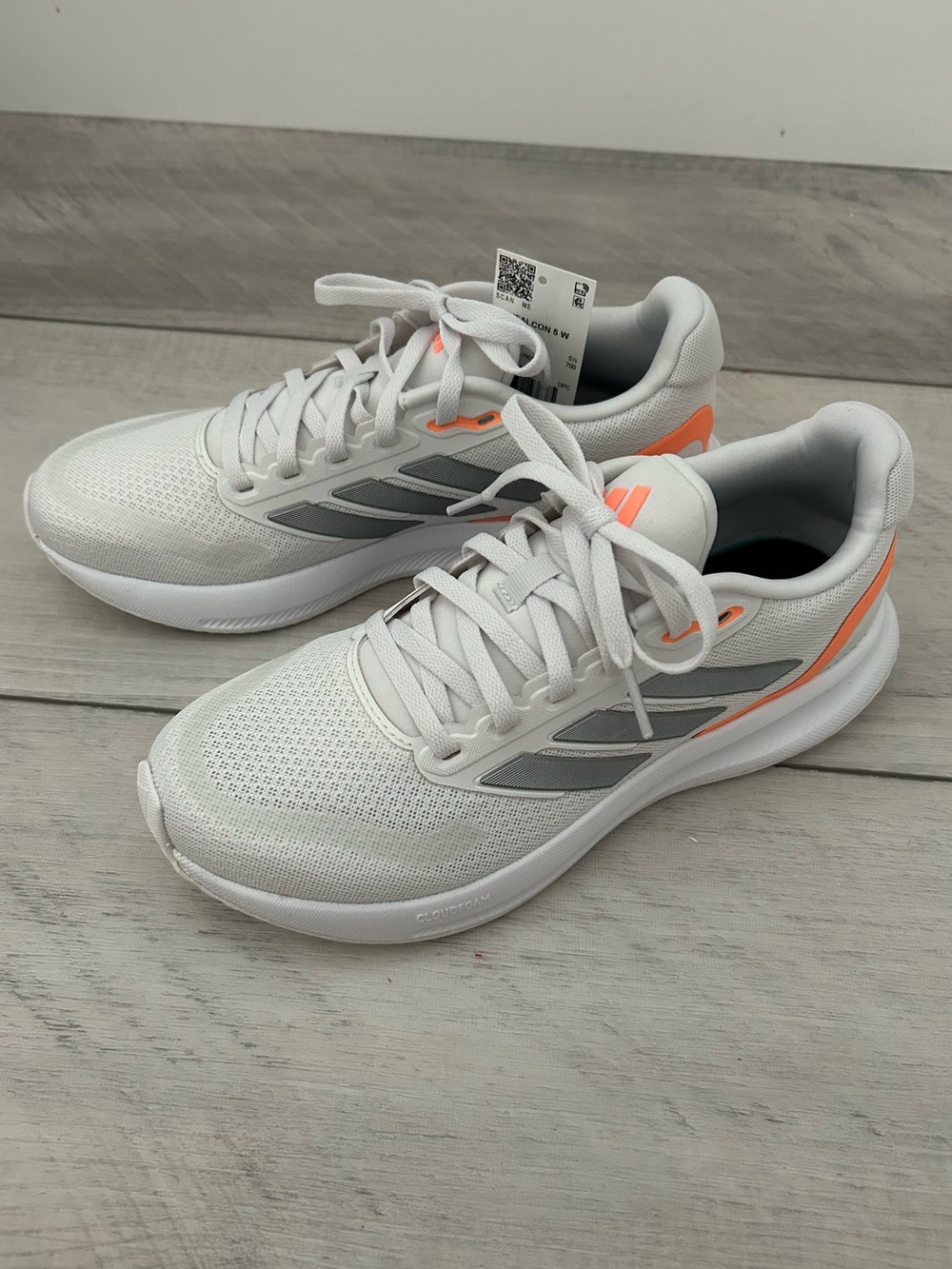 New with tag (detached) Adidas Runfalcon 5 W. Women’s size 7.